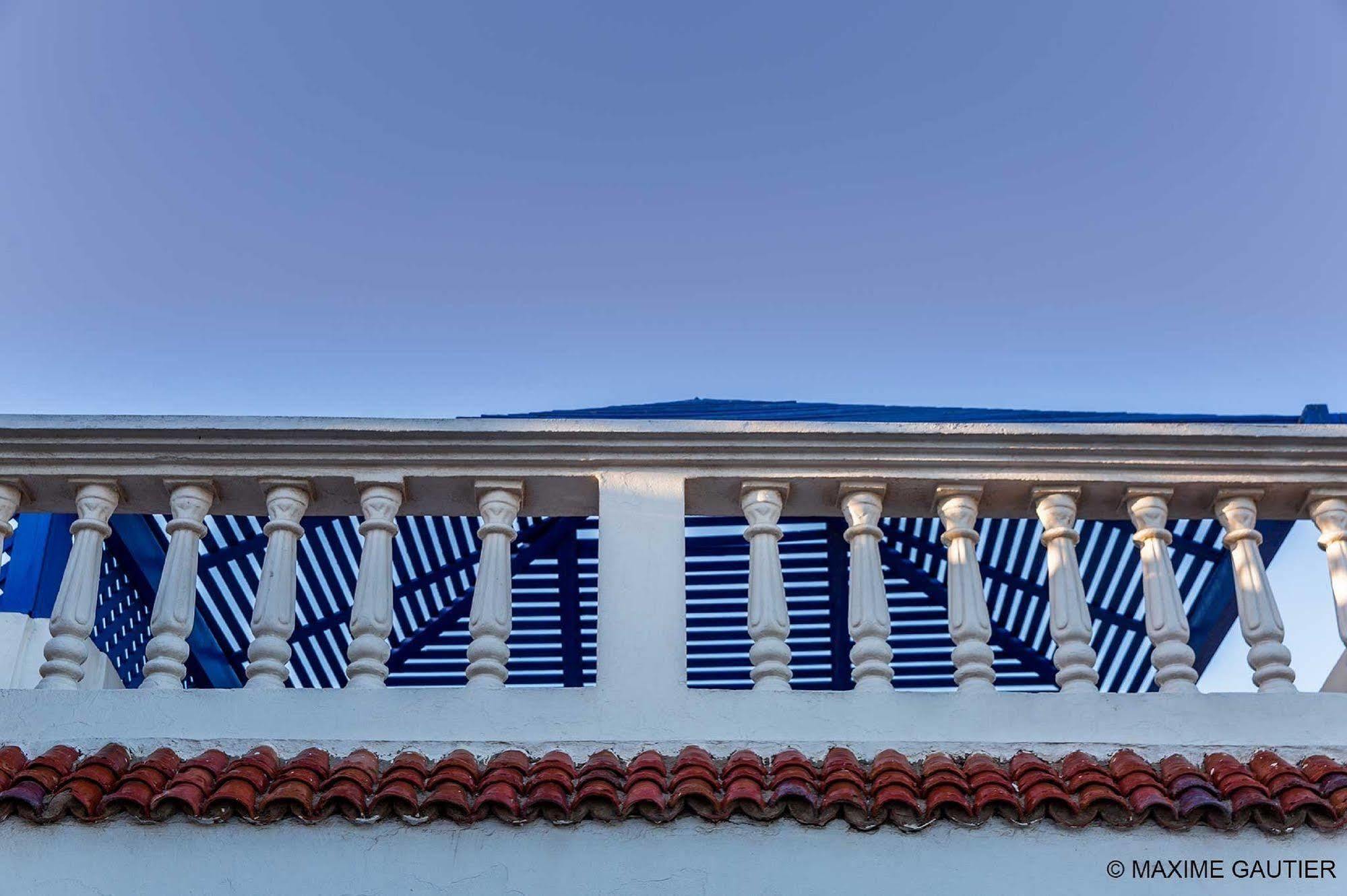 Hotel Emeraude Есувейра Екстериор снимка