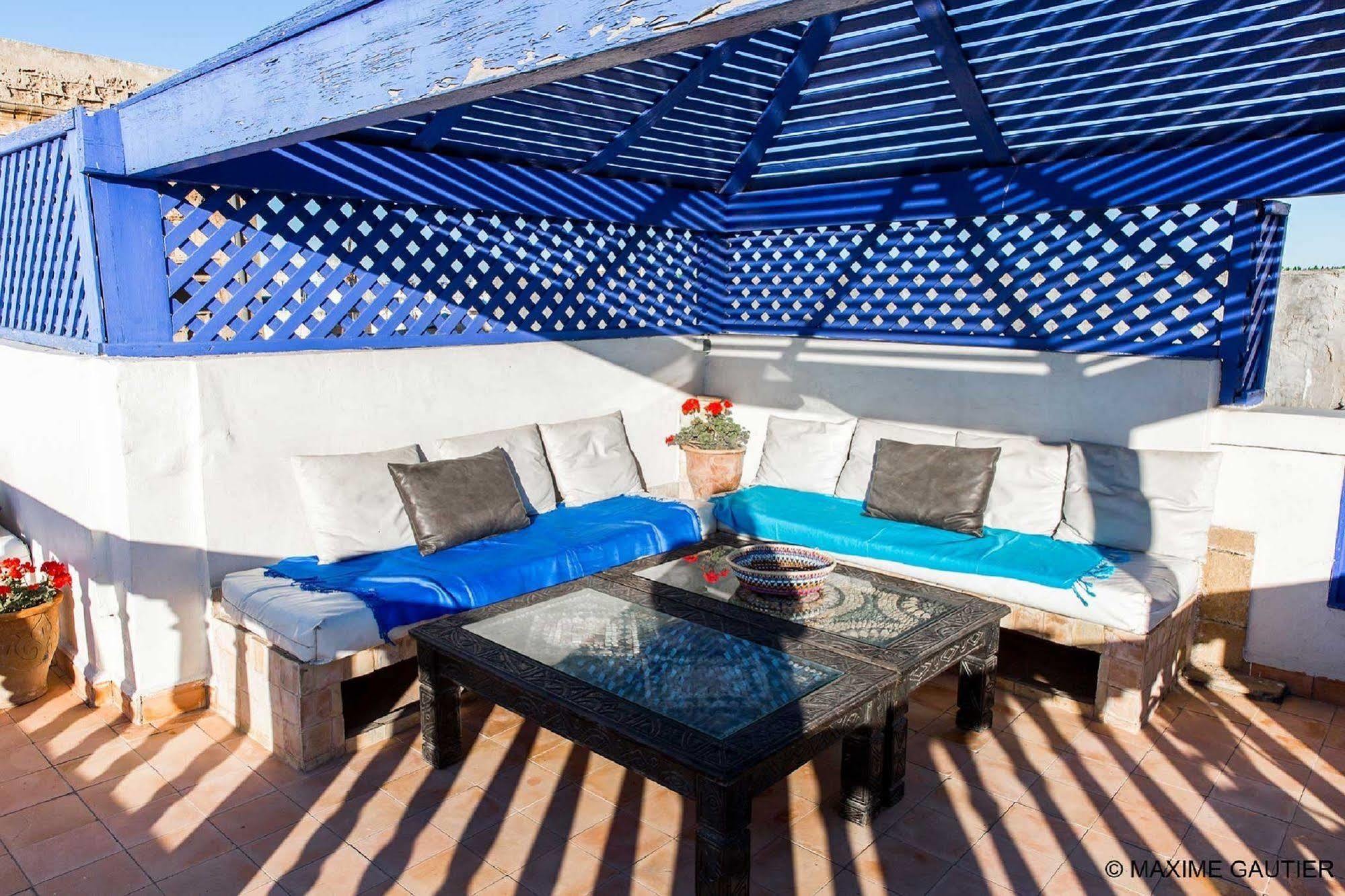 Hotel Emeraude Есувейра Екстериор снимка